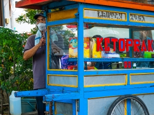 Street Food Seller, Ketoprak Cart, Jakarta, Java, Indonesia
